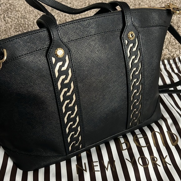 Henri Bendel West 57th black/gold bag - Picture 3 of 7